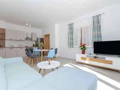 Ferienwohnung für 4 Personen (67 m²) in Kneza 6/10