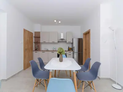 Ferienwohnung für 4 Personen (67 m²) in Kneza 8/10