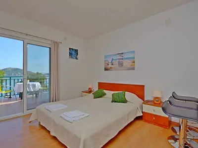 Ferienwohnung für 2 Personen (33 m²) in Ubli 9/10