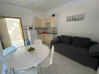 Ferienwohnung für 3 Personen (40 m²) in Otočić Planka 6/10