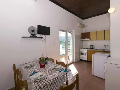 Ferienwohnung für 5 Personen (50 m²) in Tkon 10/10