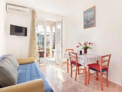 Ferienwohnung für 4 Personen (45 m²) in Poljica 9/10