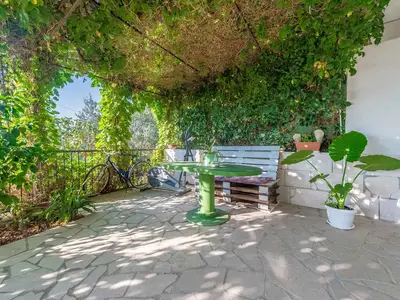 Ferienwohnung für 2 Personen (24 m²) in Lokva Rogoznica 4/10