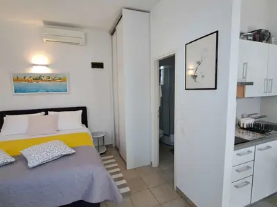 Ferienwohnung für 2 Personen (25 m²) in Malinska 1/10