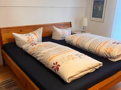 Schlafzimmer 1