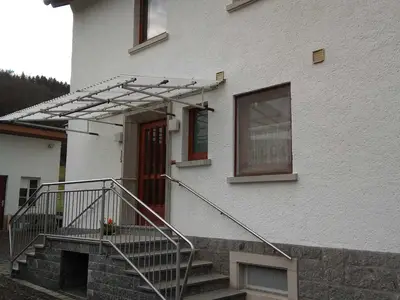 Zum Bienenstock-Hausansicht und Eingang