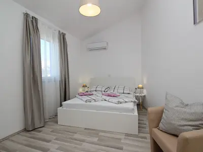 Ferienwohnung für 9 Personen (90 m²) in Omiš 2/10