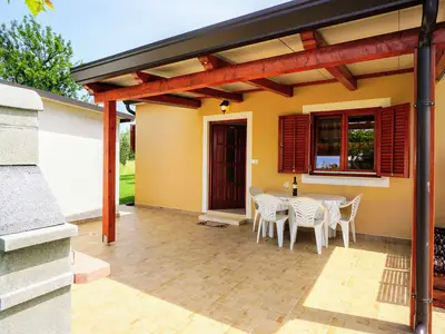 Ferienwohnung für 2 Personen (36 m²) in Vodice 1/10