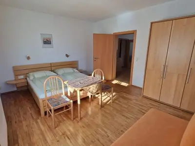 Ferienwohnung für 10 Personen (103 m²) in Jenig 1/10