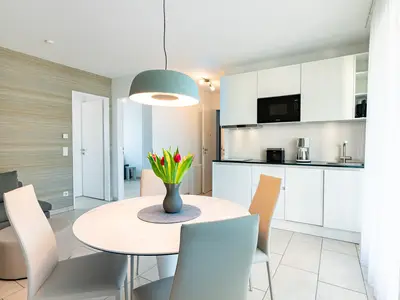 Wohn-/ Essbereich mit Küchenzeile