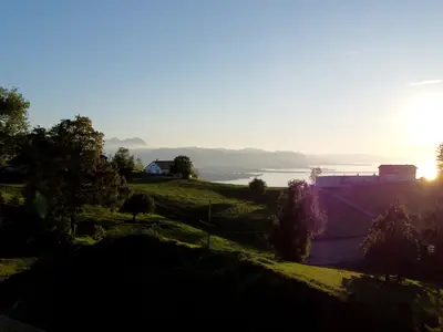 Fantastische Aussicht mit Blick über den Bodensee mit und die Schweizer Berge