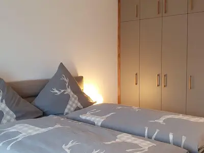 Schlafzimmer mit Boxspringbett