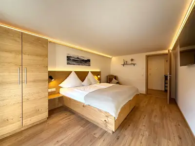 Schlafzimmer 1 Fewo Alpenrose