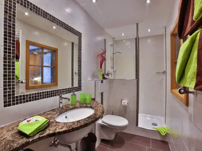 Badezimmer-Gruenstein