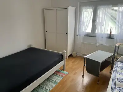 Schlafzimmer 2 -
