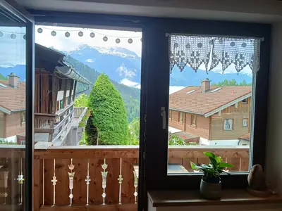 Blick in die Berge vom Wohnzimmer