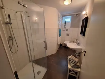 Bad mit  Dusche und WC