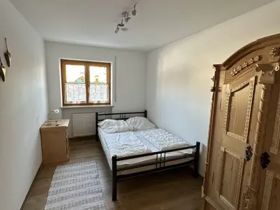 2. Schlafzimmer mit Queensize-Bett