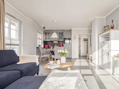 Wohnbereich mit Blick zur Küche