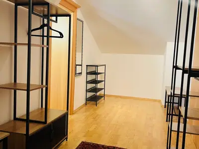 Großzügiges Ankleidezimmer