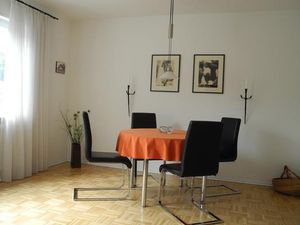 7953036-Ferienwohnung-2--300x225-2