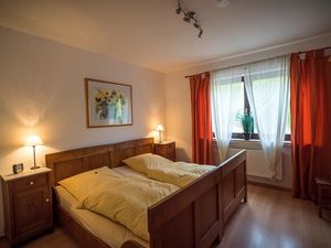 3808265-Ferienwohnung-4--300x225-2