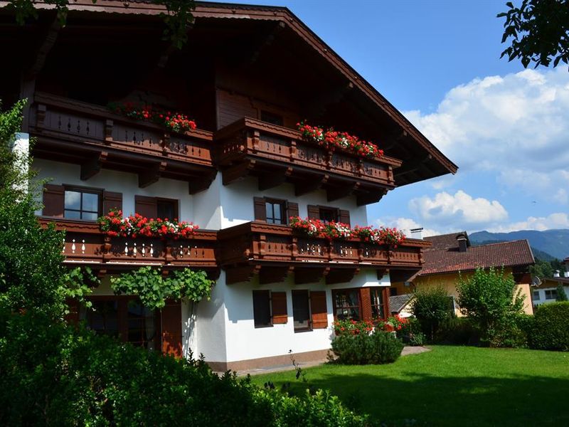 Haus Steinlechner im Sommer