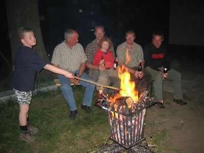 Am Lagerfeuer