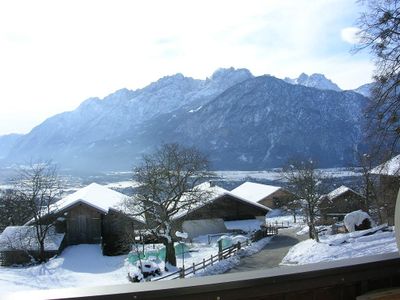 Blick vom Balkon auf  die Dolomiten im Winter