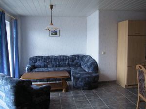 18706045-Ferienwohnung-4--300x225-5