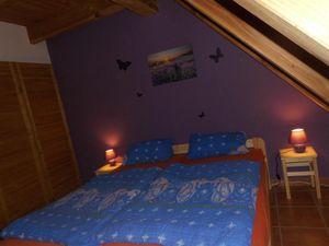 Schlafzimmer mit Doppelbett