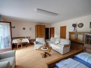 18706054-Ferienwohnung-4--300x225-1