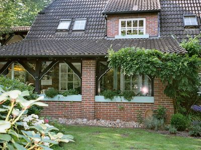 rechtes Fenster: Ferienwohnung