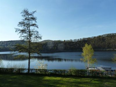 Blick vom Ferienhaus auf den See