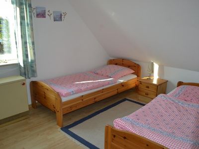 Schlafraum mit zwei Einzelbetten