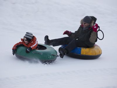 Snowtubing, Rodeln