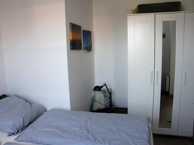 Schlafzimmer 1 mit Schrank