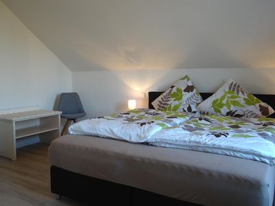 Schlafzimmer 1 mit Doppelbett