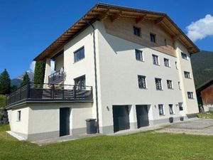 23949247-Ferienwohnung-4-Stanzach-300x225-3