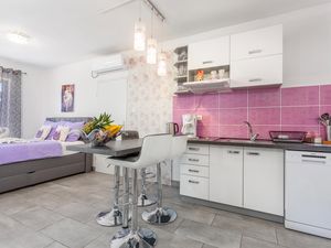 23738249-Ferienwohnung-4-Stara Baska-300x225-4