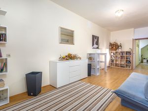 23741776-Ferienwohnung-2-Stara Baska-300x225-3