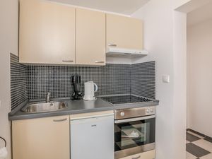 23748190-Ferienwohnung-2-Stara Baska-300x225-4