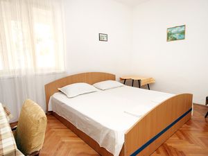 18510783-Ferienwohnung-5-Stara Novalja-300x225-5