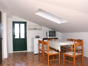 18510796-Ferienwohnung-6-Stara Novalja-300x225-1