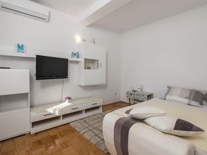 23756742-Ferienwohnung-4-Stara Novalja-300x225-2