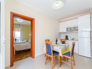 18555390-Ferienwohnung-4-Stara Novalja-300x225-2