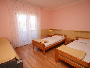 18555394-Ferienwohnung-3-Stara Novalja-300x225-4