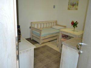 23927492-Ferienwohnung-5-Stara Novalja-300x225-3