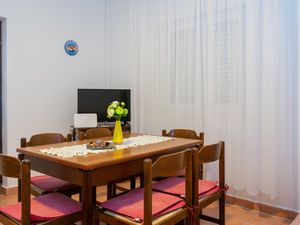 23929163-Ferienwohnung-8-Stara Novalja-300x225-3