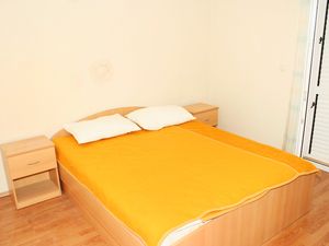 23927227-Ferienwohnung-7-Stara Novalja-300x225-4